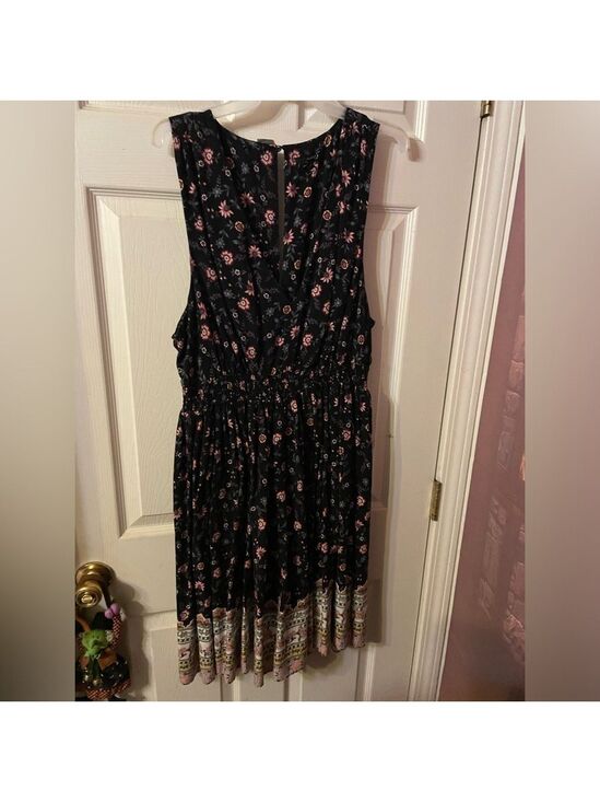 torrid Dresses & Skirts - Torrid Floral Sleeveless Elastic Waist Fit & Flare Swing Dress Boho Black 2